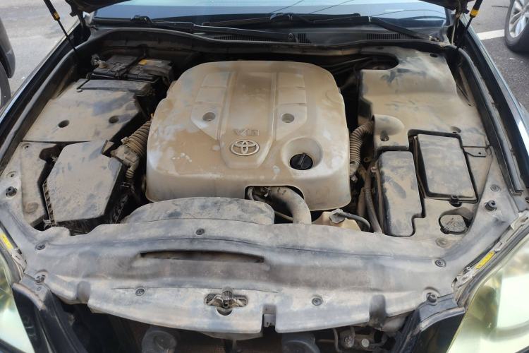 Used Toyota Crown 2005 2.5L Royal Engine Bay