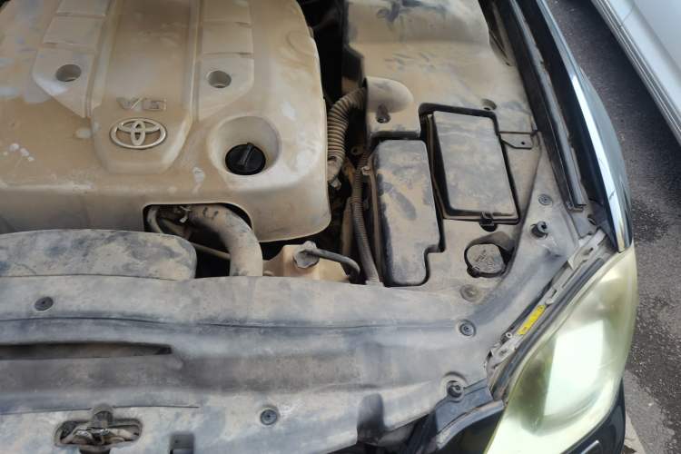 Used Toyota Crown 2005 2.5L Royal Engine Bay Left