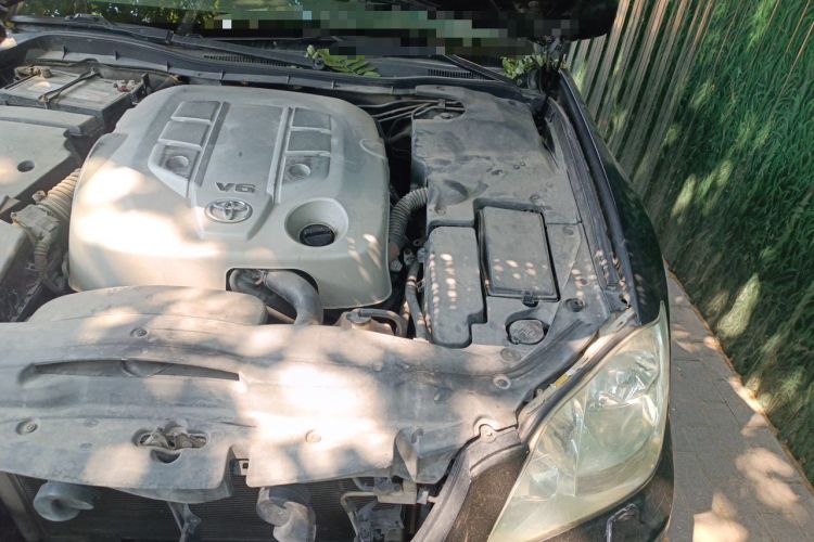 Used Toyota Crown 2005 3.0L Royal Saloon Engine Bay Left