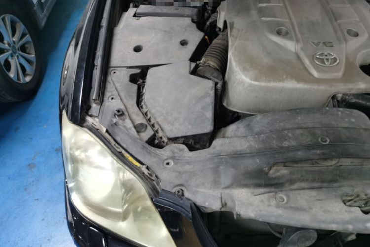 Used Toyota Crown 2005 3.0L Royal Saloon Engine Bay Right