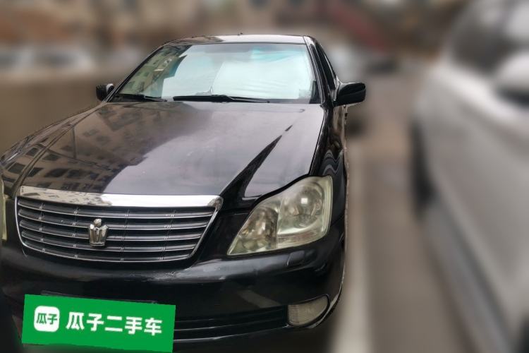Used Toyota Crown 2005 3.0L Royal Front