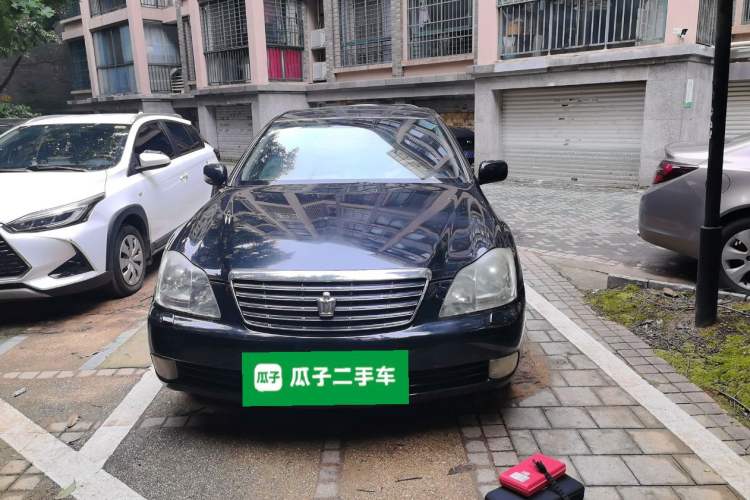 Used Toyota Crown 2005 3.0L Royal Front