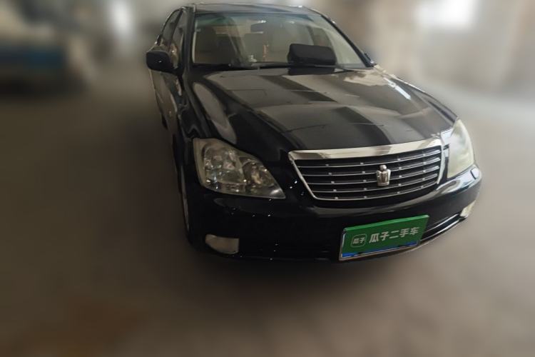 Used Toyota Crown 2005 3.0L Royal Saloon Front Right 45 Deg