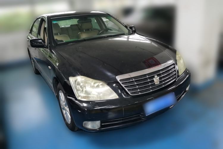 Used Toyota Crown 2005 3.0L Royal Saloon Front Right 45 Deg