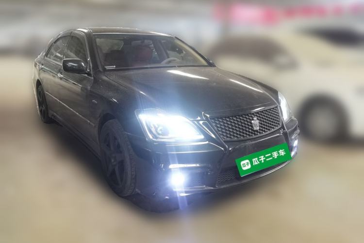 Used Toyota Crown 2005 2.5L Royal Front Right 45 Deg