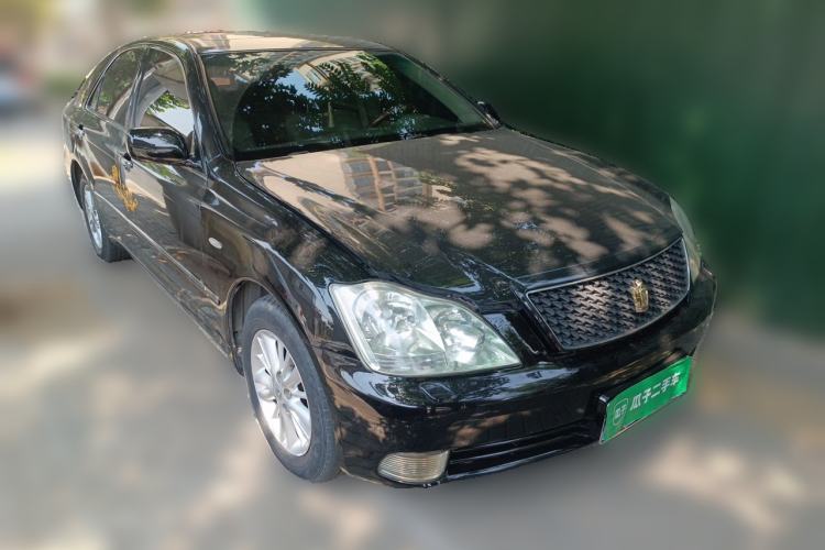 Used Toyota Crown 2005 3.0L Royal Saloon Front Right 45 Deg