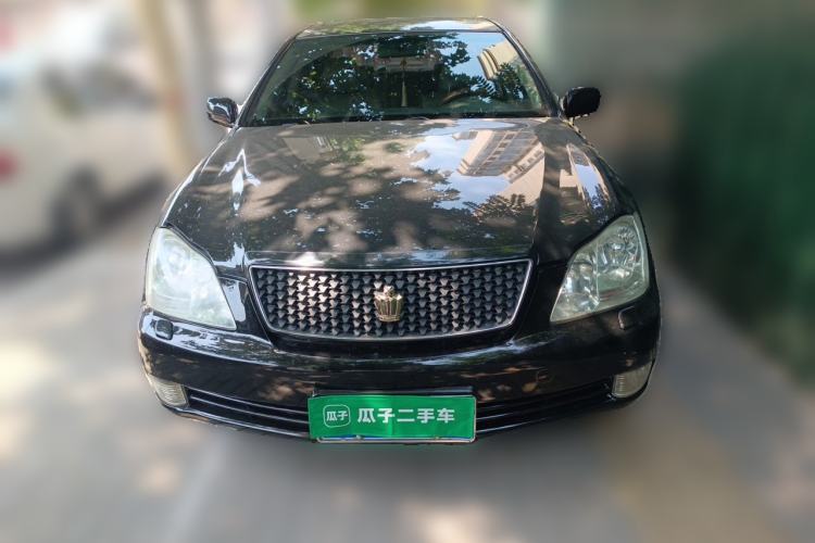 Used Toyota Crown 2005 3.0L Royal Saloon Front