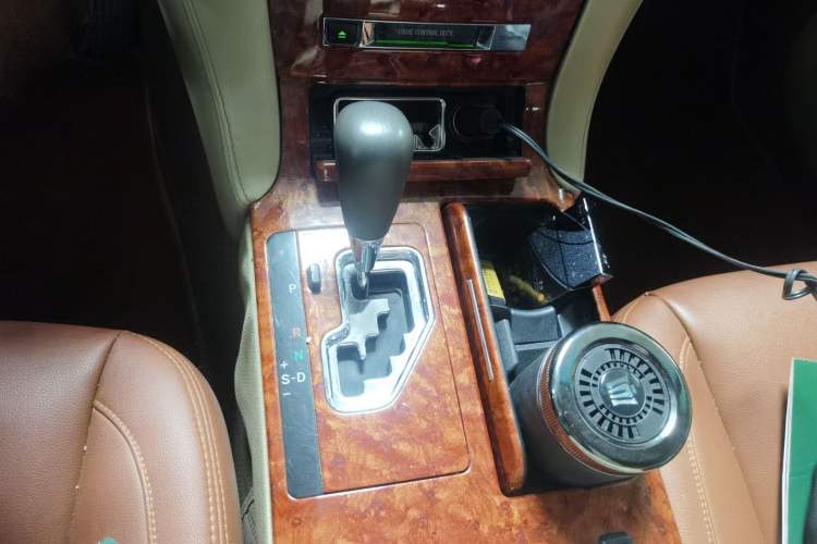 Used Toyota Crown 2005 2.5L Royal Gear Lever