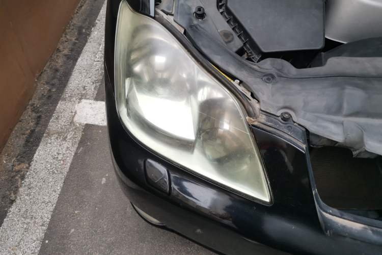 Used Toyota Crown 2005 3.0L Royal Right Front Headlight
