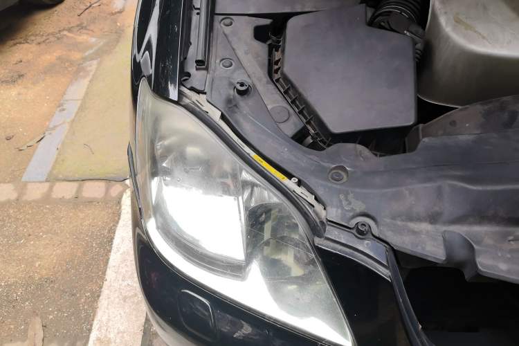 Used Toyota Crown 2005 3.0L Royal Right Front Headlight