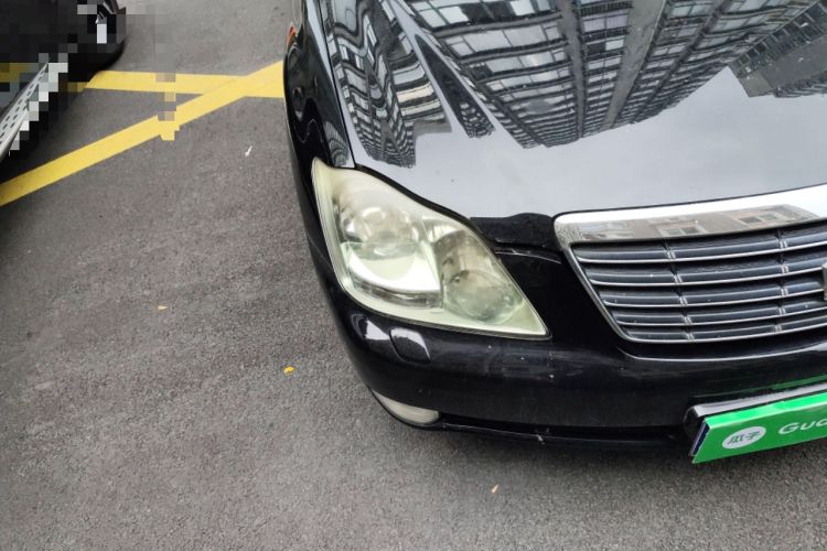 Used Toyota Crown 2005 2.5L Royal Right Front Headlight