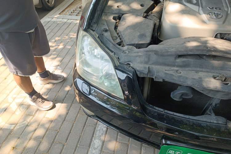 Used Toyota Crown 2005 3.0L Royal Saloon Right Front Headlight
