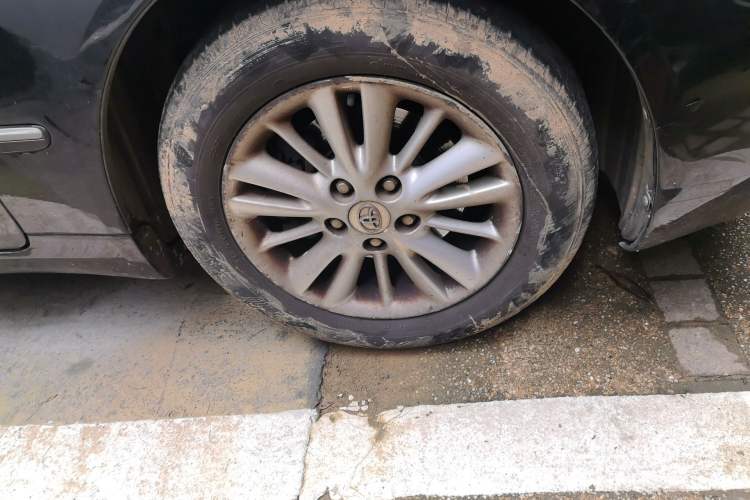 Used Toyota Crown 2005 3.0L Royal Right Front Wheel Hub