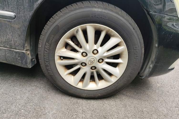 Used Toyota Crown 2005 2.5L Royal Right Front Wheel Hub