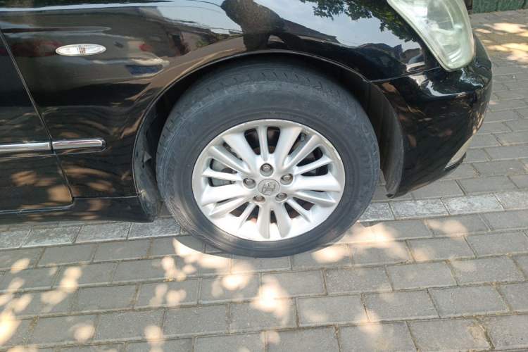 Used Toyota Crown 2005 3.0L Royal Saloon Right Front Wheel Hub