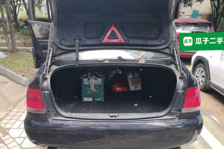 Used Toyota Crown 2005 3.0L Royal Trunk