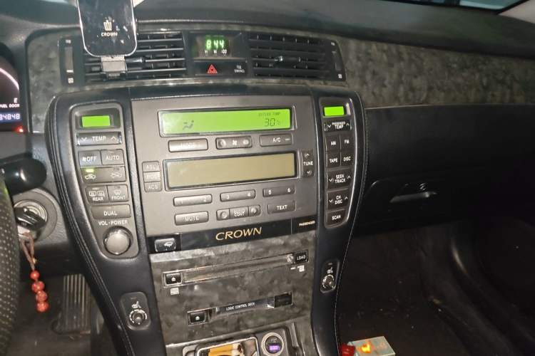 Used Toyota Crown 2005 3.0L Royal Audio And AC Panel