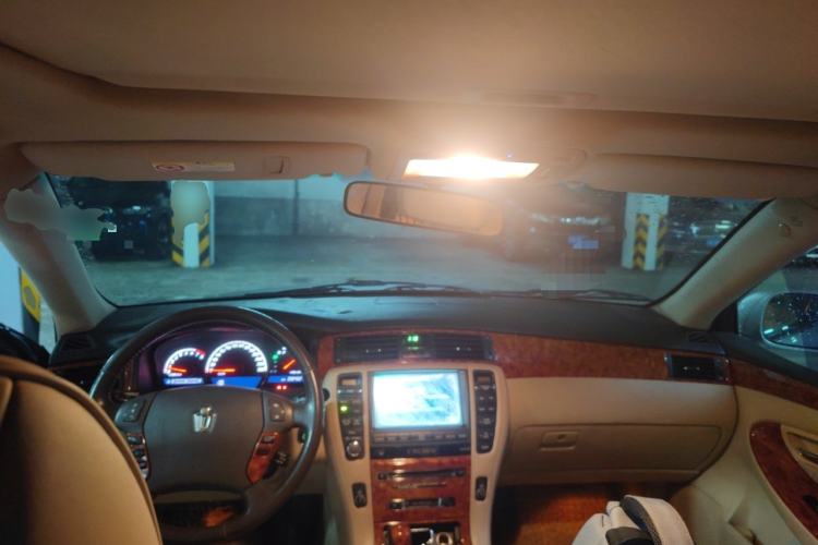 Used Toyota Crown 2005 3.0L Royal Saloon Center Console