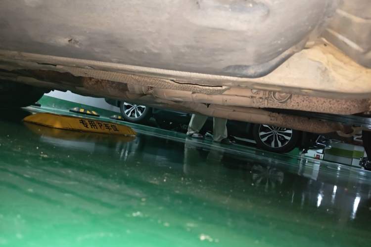 Used Toyota Crown 2005 3.0L Royal Chassis Front Right