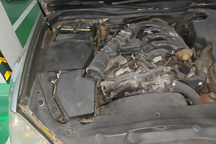 Used Toyota Crown 2005 3.0L Royal Engine Bay Right