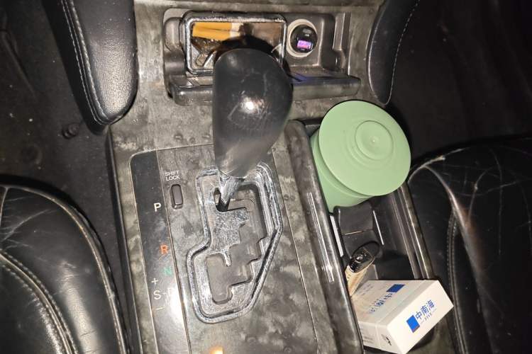 Used Toyota Crown 2005 3.0L Royal Gear Lever