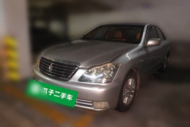 Ojetý Toyota Crown 2005 3.0L Royal Saloon