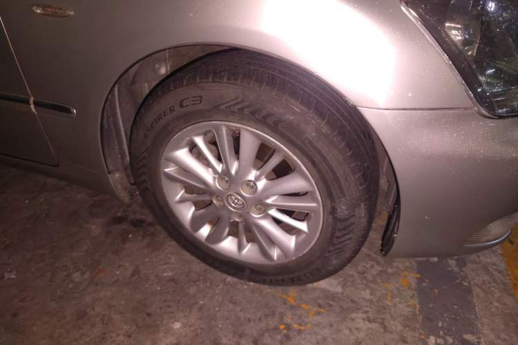 Used Toyota Crown 2005 3.0L Royal Saloon Right Front Wheel Hub