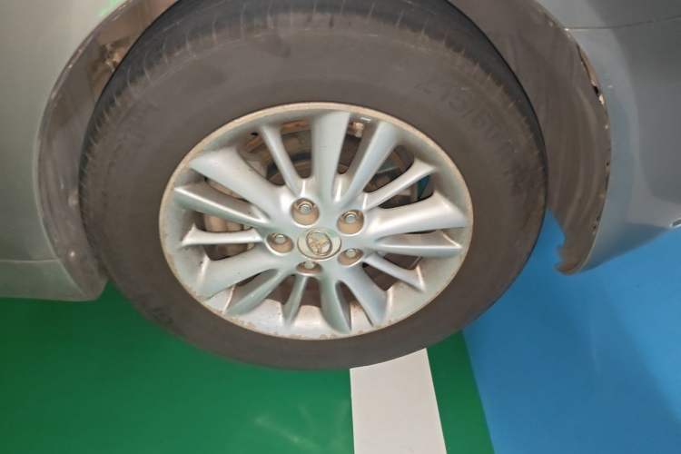 Used Toyota Crown 2005 3.0L Royal Right Front Wheel Hub