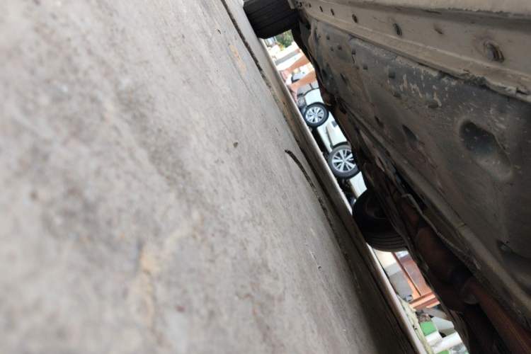 Used Toyota Crown 2005 2.5L Royal Chassis Front Right