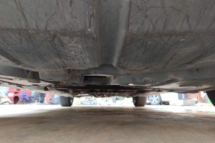 Used Toyota Crown 2005 2.5L Royal Chassis Front