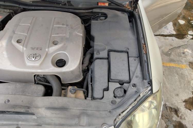 Used Toyota Crown 2005 2.5L Royal Engine Bay Left