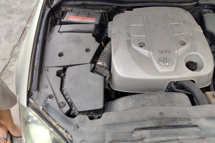 Used Toyota Crown 2005 2.5L Royal Engine Bay Right