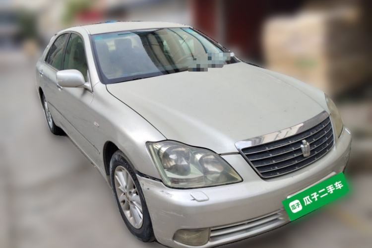 Used Toyota Crown 2005 2.5L Royal Front Right 45 Deg