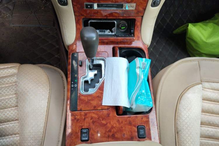 Used Toyota Crown 2005 2.5L Royal Gear Lever