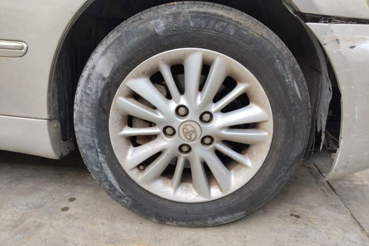 Used Toyota Crown 2005 2.5L Royal Right Front Wheel Hub