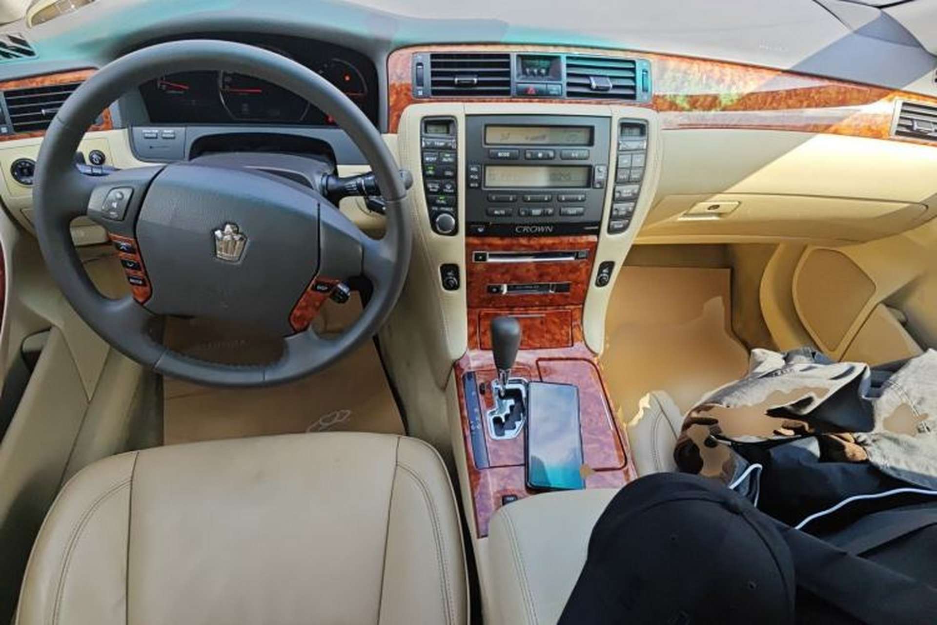 Used Toyota Crown 2006 2.5L Royal Leather Edition Center Console