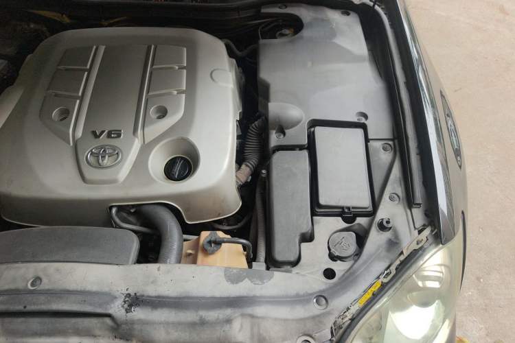 Used Toyota Crown 2006 2.5L Royal Leather Edition Engine Bay Left