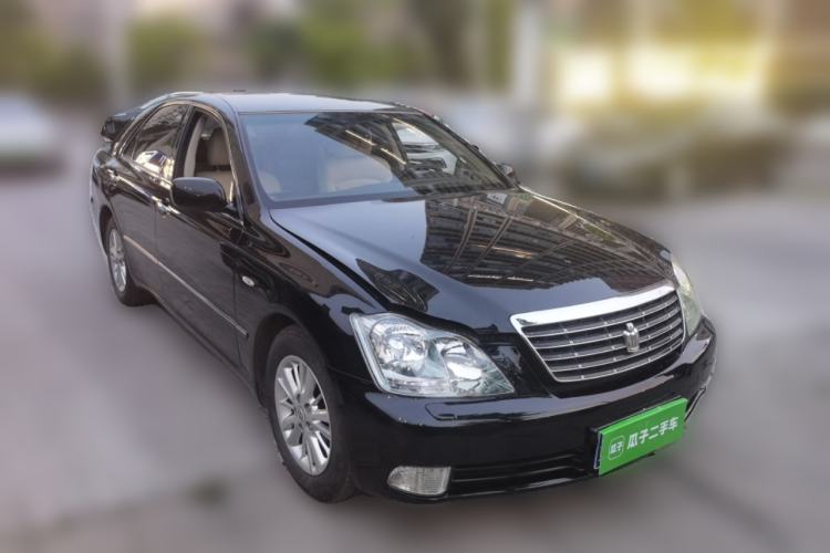 Used Toyota Crown 2006 2.5L Royal Leather Edition Front Right 45 Deg