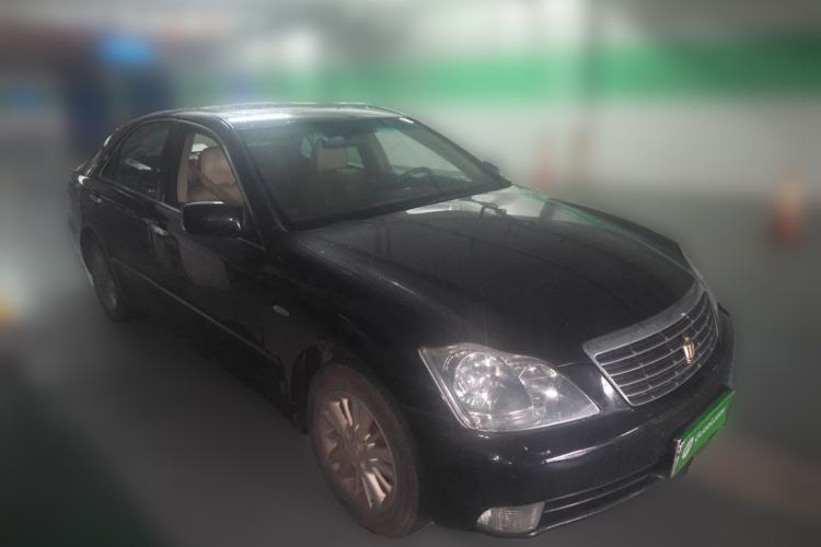 Used Toyota Crown 2006 2.5L Royal Leather Edition Front Right 45 Deg