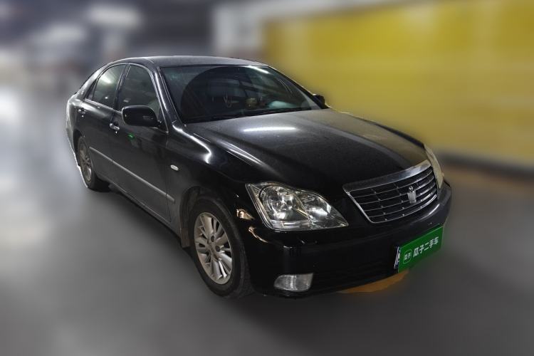 Used Toyota Crown 2006 2.5L Royal Leather Edition Front Right 45 Deg