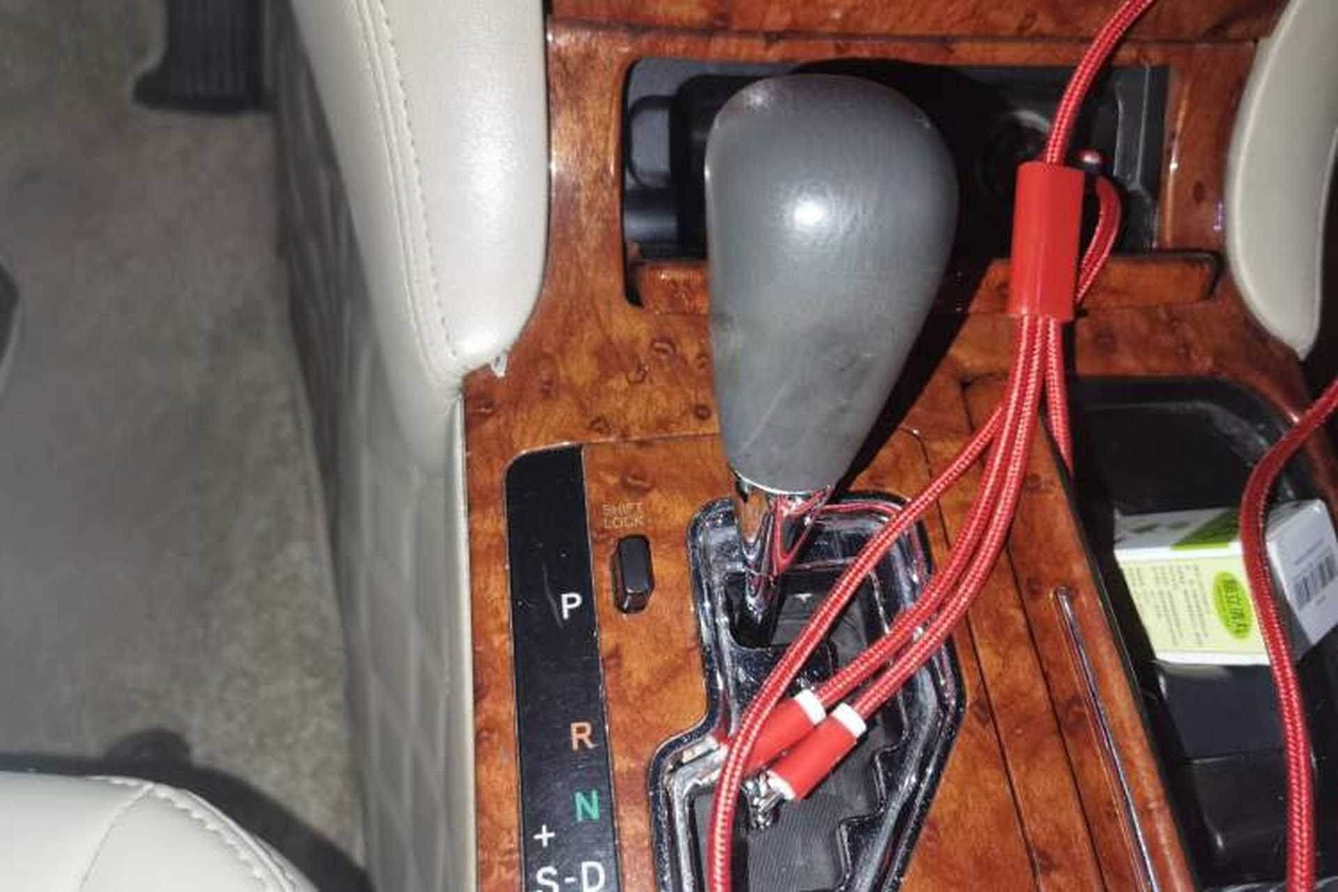 Used Toyota Crown 2006 2.5L Royal Leather Edition Gear Lever