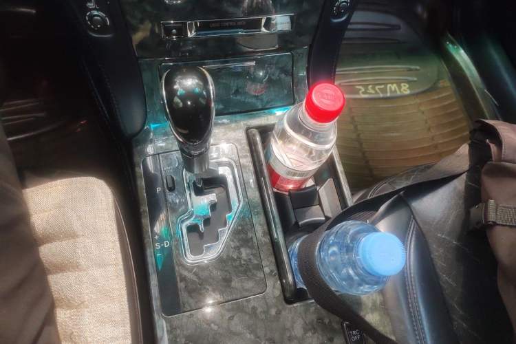 Used Toyota Crown 2006 2.5L Royal Leather Edition Gear Lever