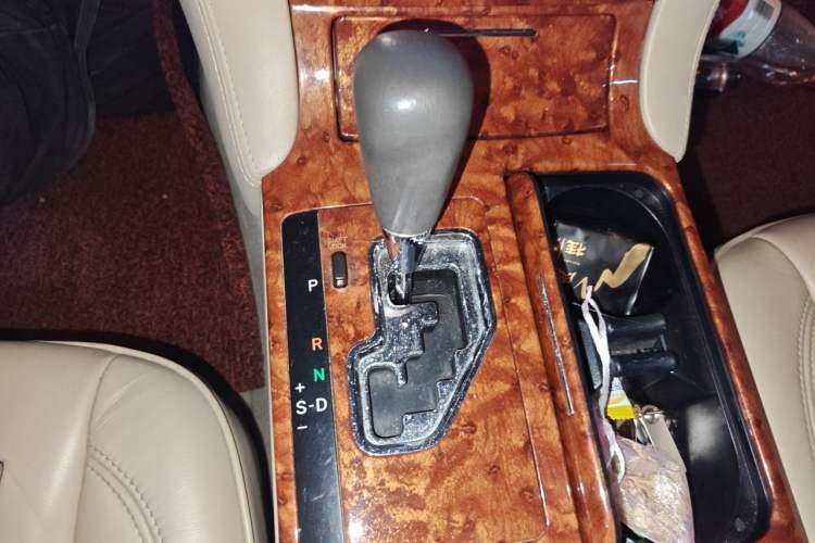 Used Toyota Crown 2006 2.5L Royal Leather Edition Gear Lever