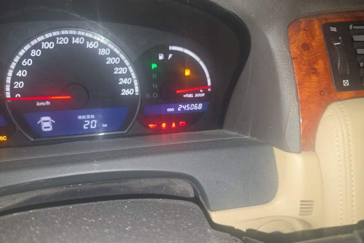 Used Toyota Crown 2006 2.5L Royal Leather Edition Odometer Close Up