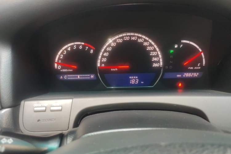 Used Toyota Crown 2006 2.5L Royal Leather Edition Odometer Close Up