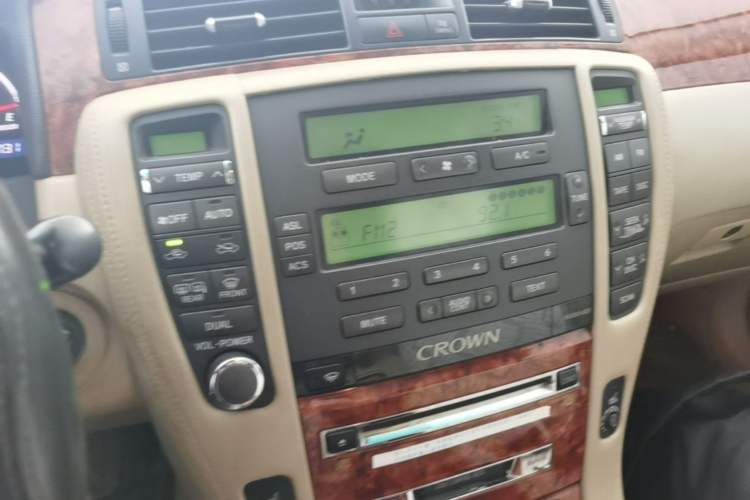 Used Toyota Crown 2007 2.5L Royal Special Edition Audio And AC Panel