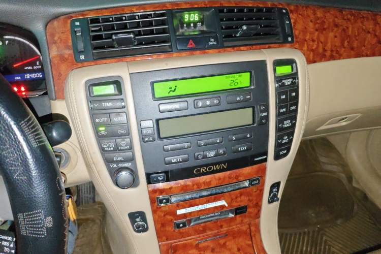 Used Toyota Crown 2007 2.5L Royal Special Edition Audio And AC Panel