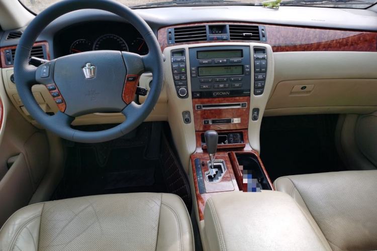 Used Toyota Crown 2007 2.5L Royal Special Edition Center Console