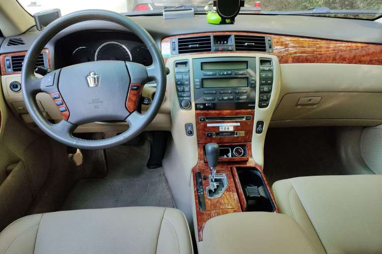Used Toyota Crown 2007 2.5L Royal Special Edition Center Console