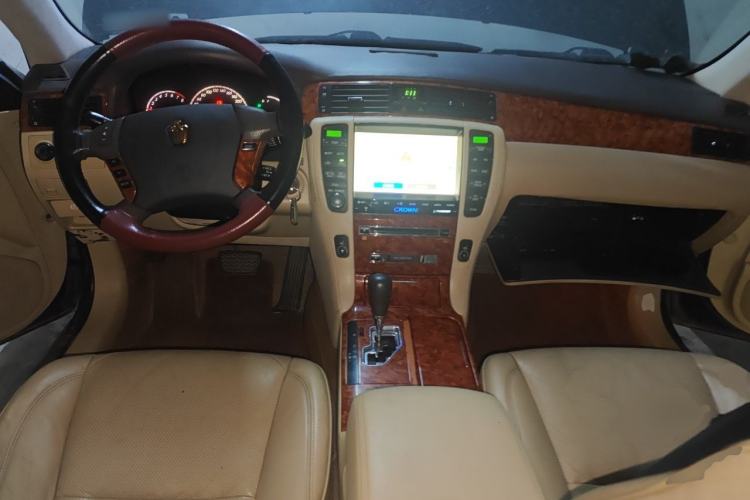 Used Toyota Crown 2007 2.5L Royal Special Edition Center Console